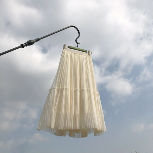 上压太阳褶下摆压平褶重工网纱裙