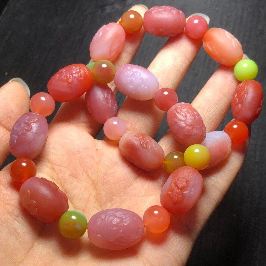 天然盐源玛瑙九尾狐手链糖果蜜桃色凤九手串招财转运俏色巧雕女款