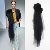 配饰走秀压褶夸张设计师款 2025新款 黑色胸花胸针配连衣裙别针西装