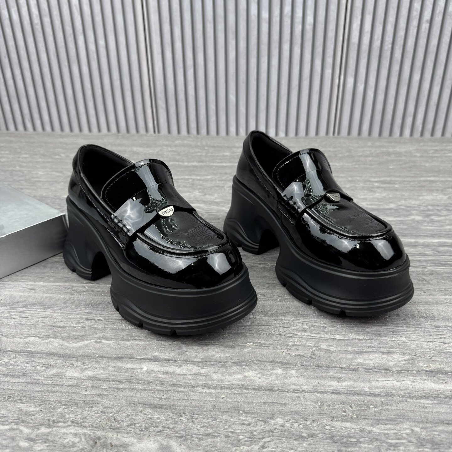 欧洲站2026春新款欧货英伦风漆皮松糕底乐福鞋高跟厚底小皮鞋女鞋