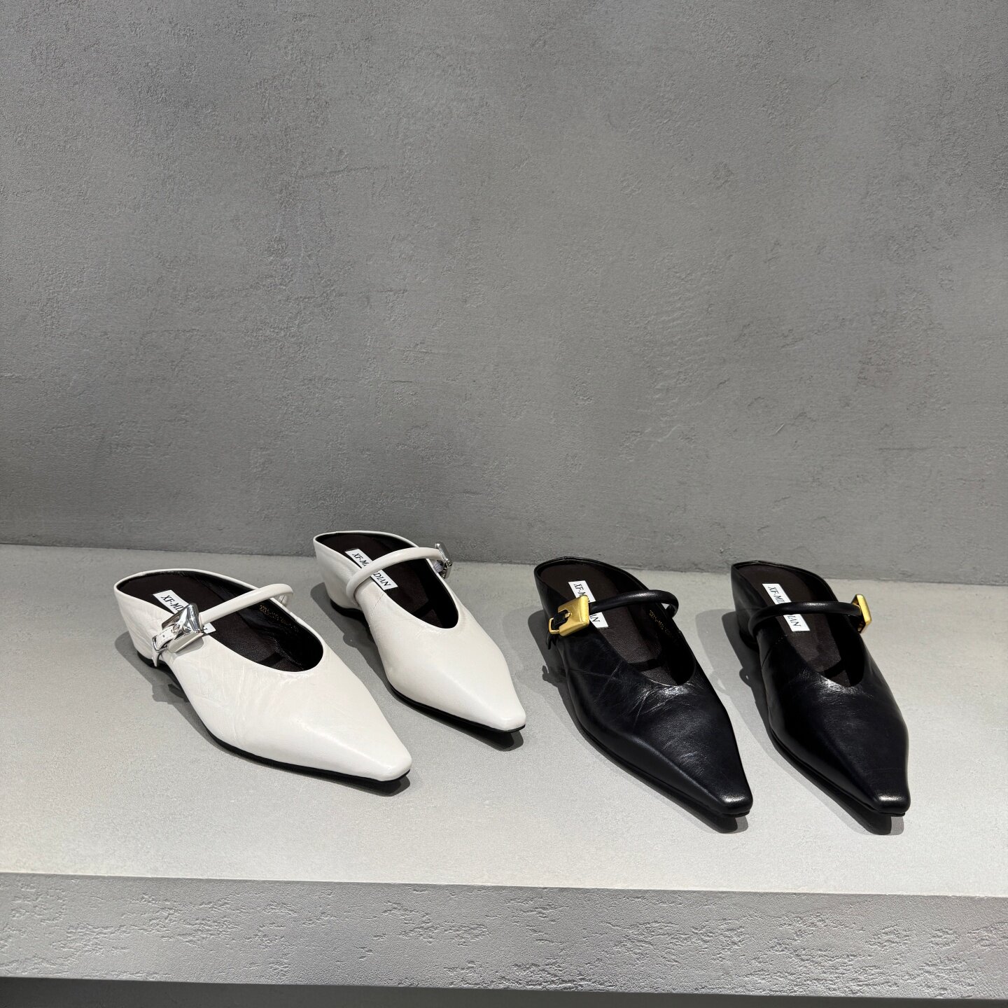 2026春季新款欧货欧洲站时尚真皮尖头包头拖鞋女绊带高跟懒人半拖