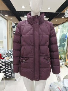 (专柜发货)MBSN23113正品2024冬新款时尚立领妈妈装羽绒服女外套