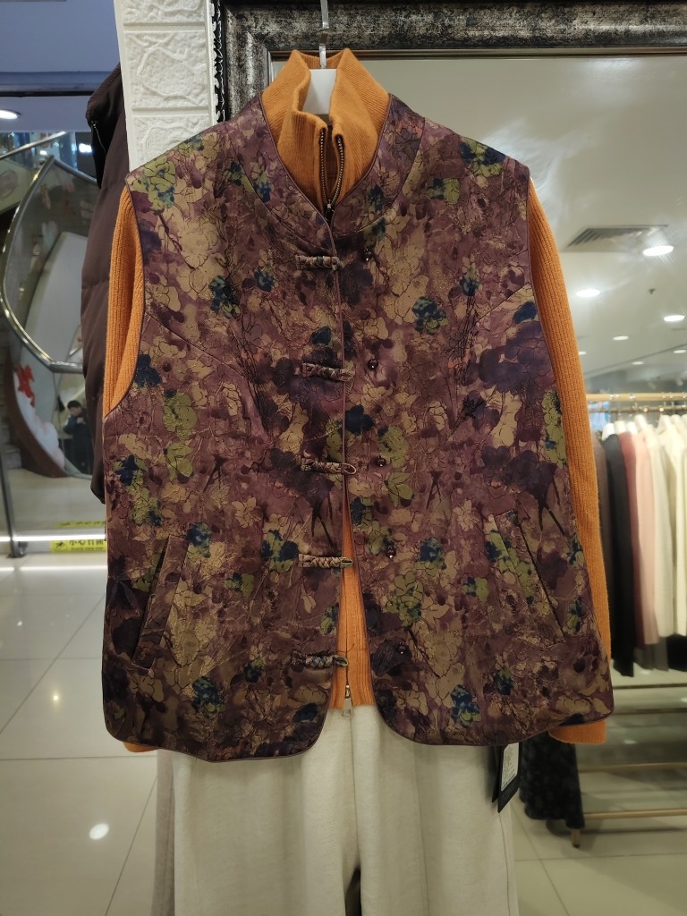 2026新款妈妈春装外套洋气小香风显瘦开衫50岁时尚中老年女装上衣