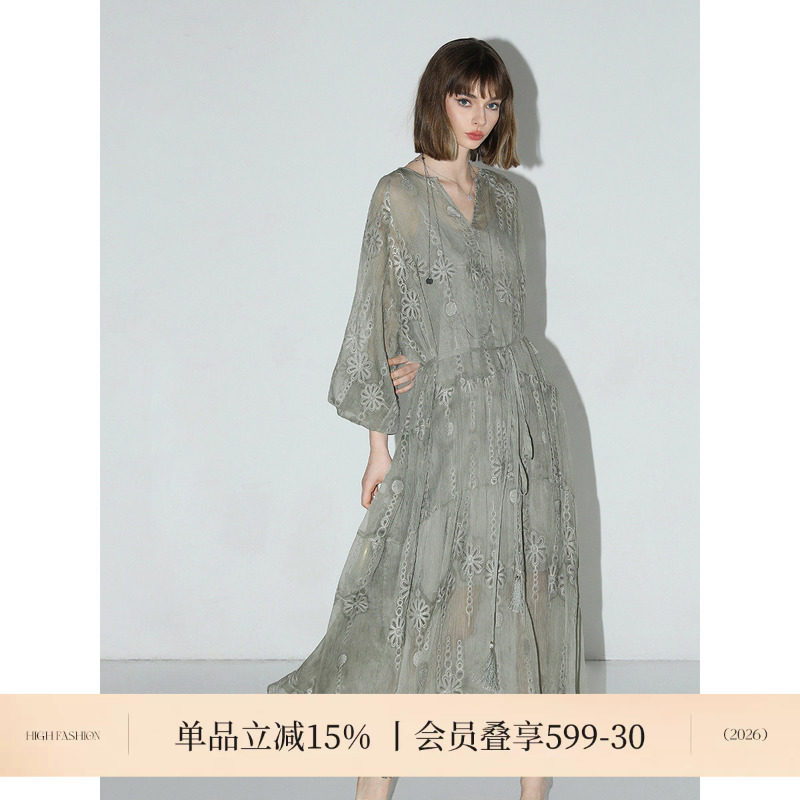 COCOBELLA奥莱万针刺绣炒色度假风飘逸雪纺连衣裙吊带裙两件套图片