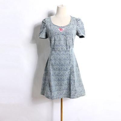 2026夏季韩版牛仔爱心连衣裙时尚洋气显瘦后漏背中长款短袖A字裙