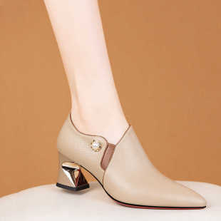 女粗跟小皮鞋 金特 深口单鞋 春秋季 百搭尖头中跟真皮短靴 百丽新款