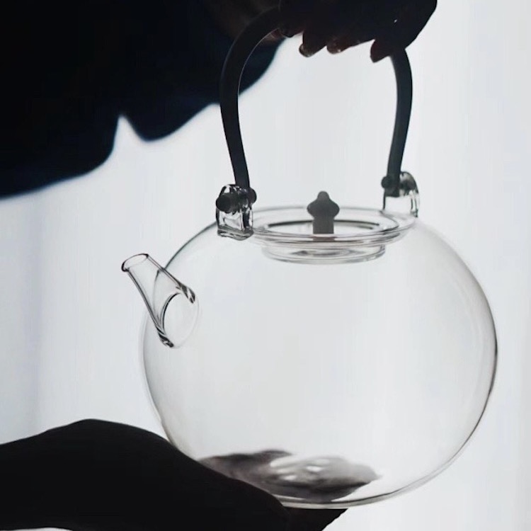 溪山大容量玻璃煮茶壶金属提梁日式泡茶撞色过滤网耐高温加厚煮茶