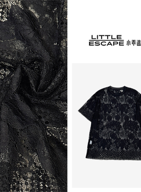 小乖逃双色圆领蕾丝T恤 镂空花朵短袖上衣 S25199