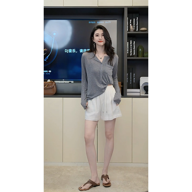 小乖逃【小乖逃】意难平 单口袋排扣 黑色灰色T恤 净色 C091