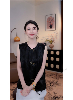 小乖逃新D设计师黑色马甲百搭双明珠扣户外马夹宽松S25486