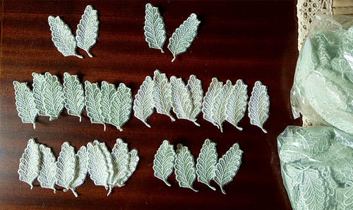 153D  浅秋香绿色 浅韭黄绿色 叶片丝线绣贴花  5 cm 幅1.5元2片