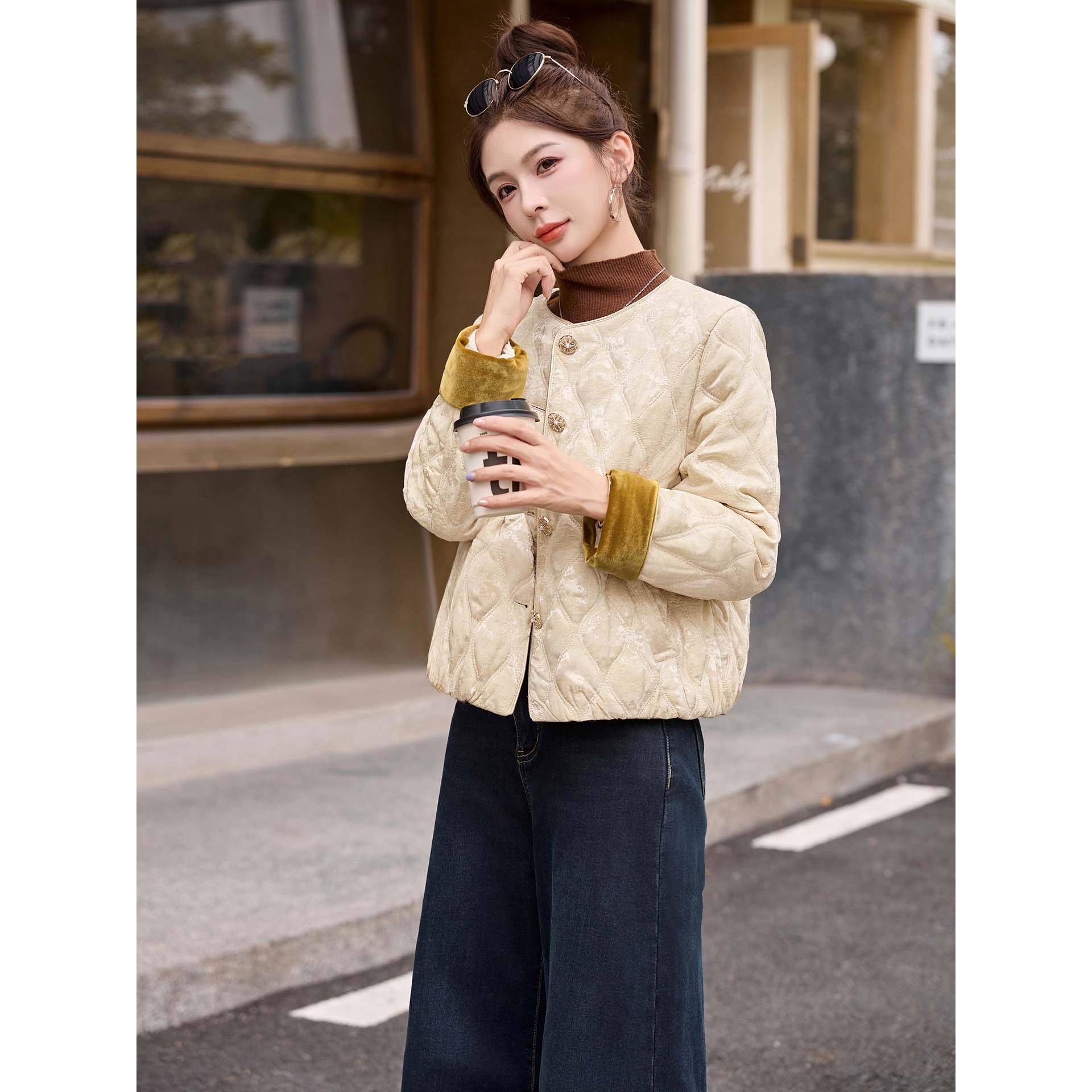 新中式国风夹棉厚外套女2025冬季新款超好看短款轻薄菱格羽绒棉服