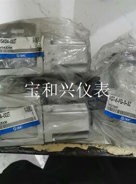 SMC电磁阀库存件VS4124-002T   两个