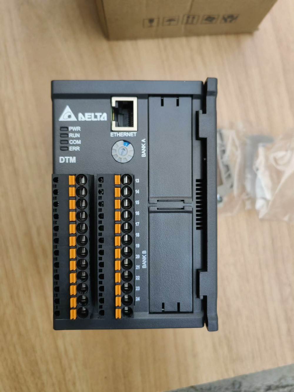 台达温控器DTME08如图所示仓库剩余未使用实