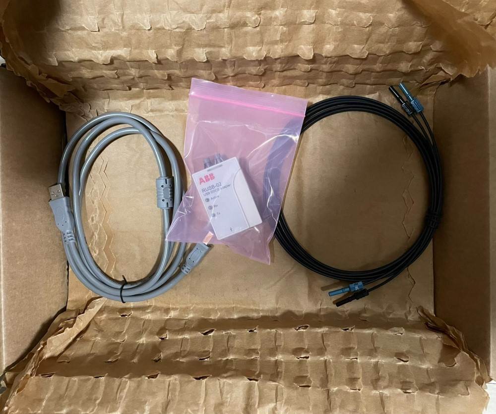 RUSB-02ABB诊断通讯适配器数据线外包装盒开封