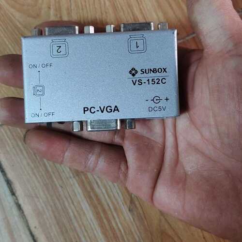 二手SUNBOX VS-152C PC-VGA切换器，小巧实( 议价）