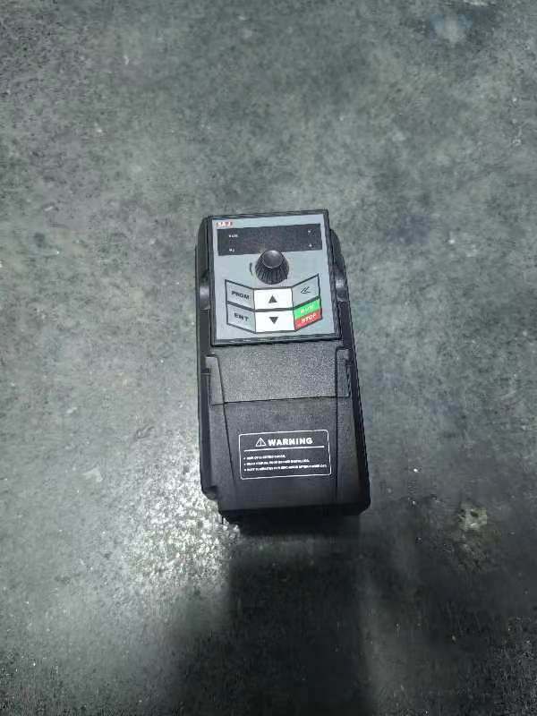 拆机三晶变频器ATV13-2SR75GH0.75KW