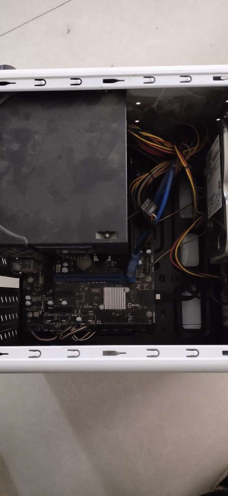 i34代cpu八G内存条主板B85M硬盘5