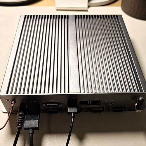 工控主机i5-4200U，4G内存+128G固态硬盘+无线网( 议价）