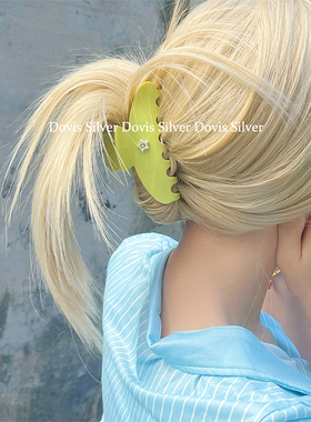 原创设计浪漫春夏嫩绿色AB面珍珠星星抓夹小众发饰鲨鱼夹盘发头女