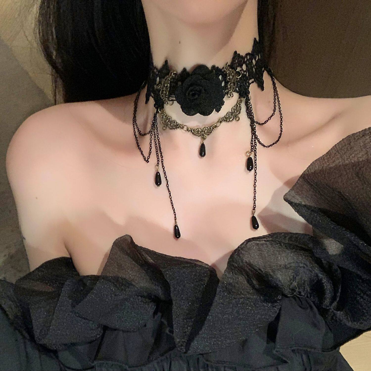 黑色蕾丝脖子配饰装饰项链女项圈流苏吊坠玫瑰花颈带choker暗黑系图片