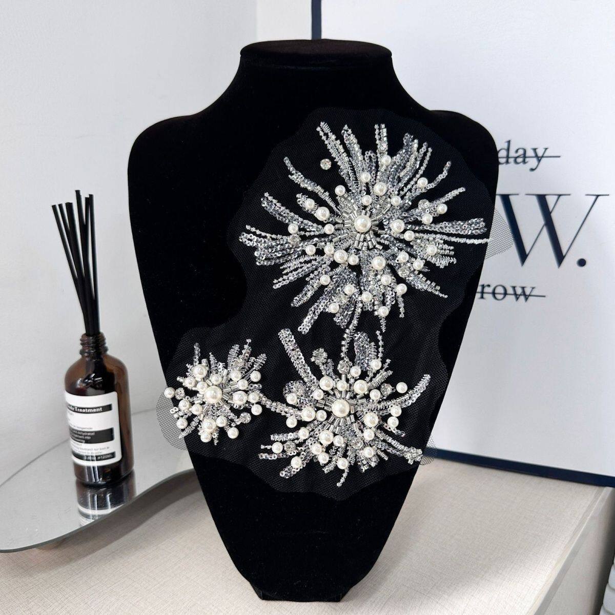 网红时尚手工DIY花朵亮片婚纱礼服领花钉珠蕾丝刺绣装饰辅料贴花