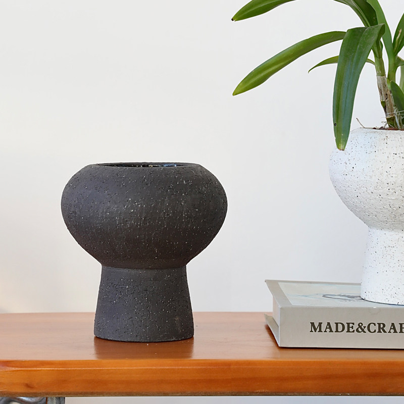 侘寂风陶瓷高脚花盆黑色家居客厅花器软装样板房民宿餐桌花器摆件