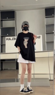 551时尚 妍西家 诗歌兰女装 26春款 T恤宽松 百搭黑色卡通印花短袖