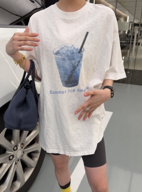 妍西家 诗歌兰女装26夏10586时尚白色饮料印花短袖T恤休闲可退