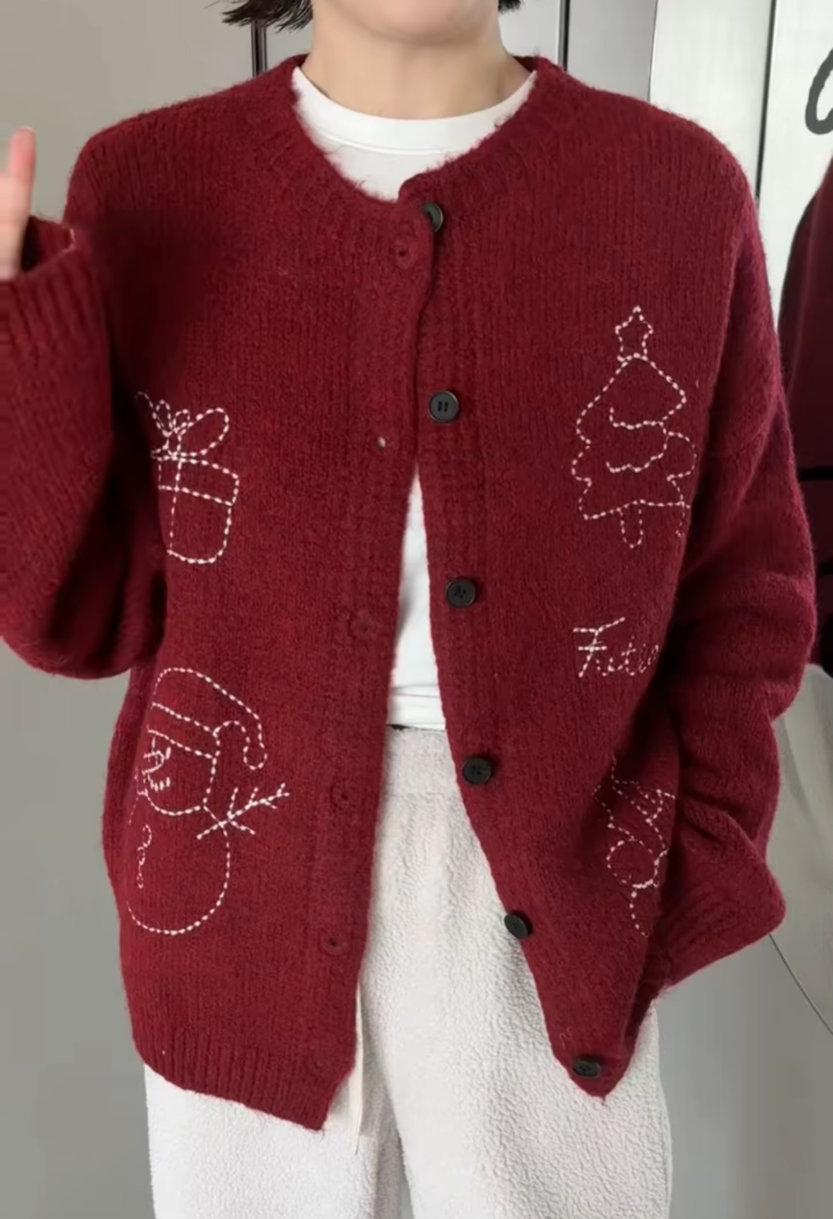 妍西家 诗歌兰女装25冬款2021气质圣诞红纽扣烫钻开衫雪人毛衣女