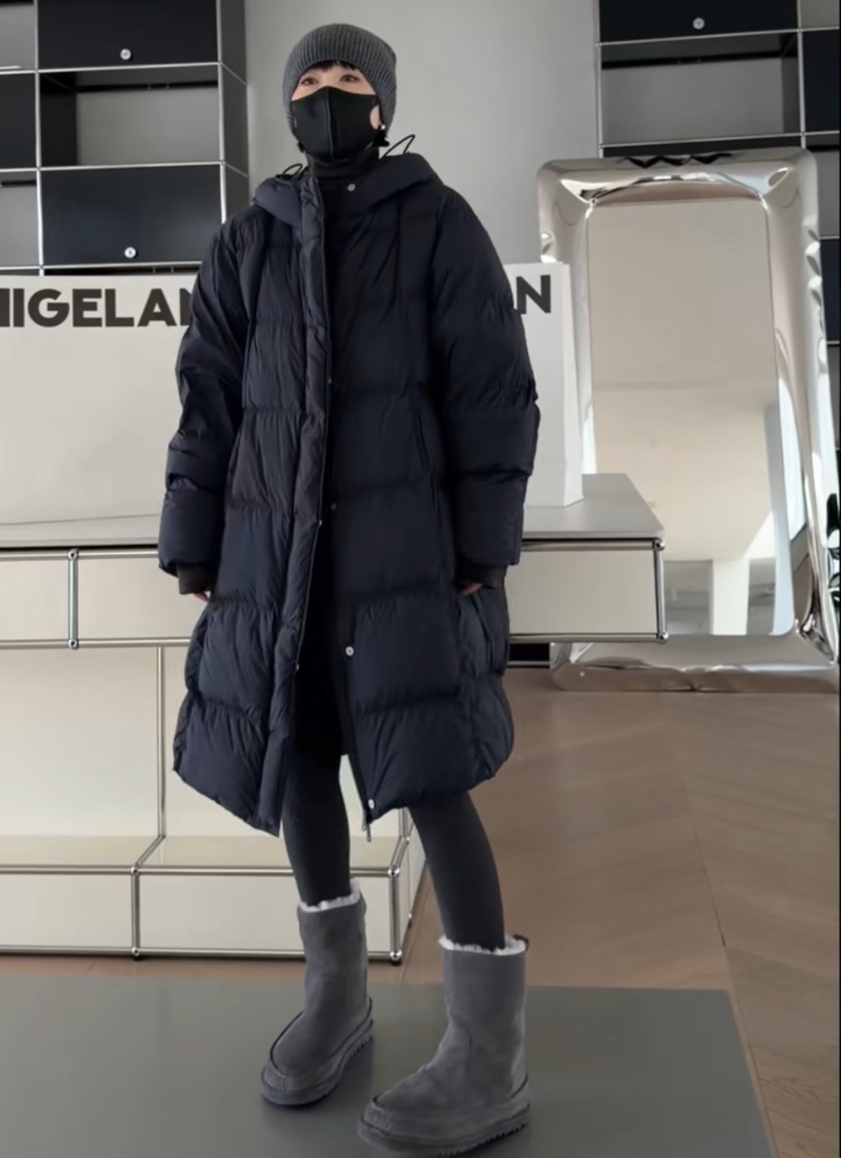 妍西家 诗歌兰女装25冬款249167气质深蓝色连帽中长款羽绒服外套