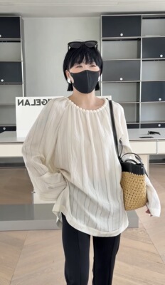 妍西家 诗歌兰女装26春夏款26511时尚百搭一字领长袖衬衫后绑带