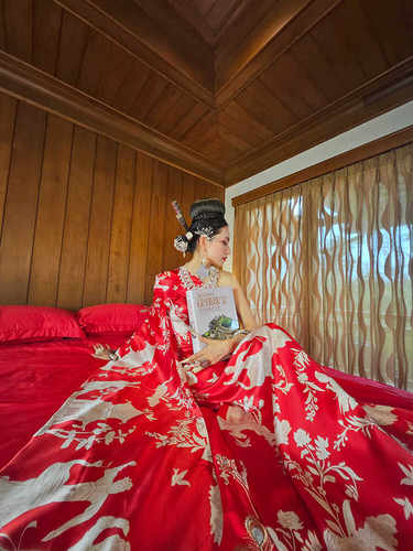 我是朱丽叶原创真丝素绉朱砂红孔雀舞新国风仙女袖连衣裙