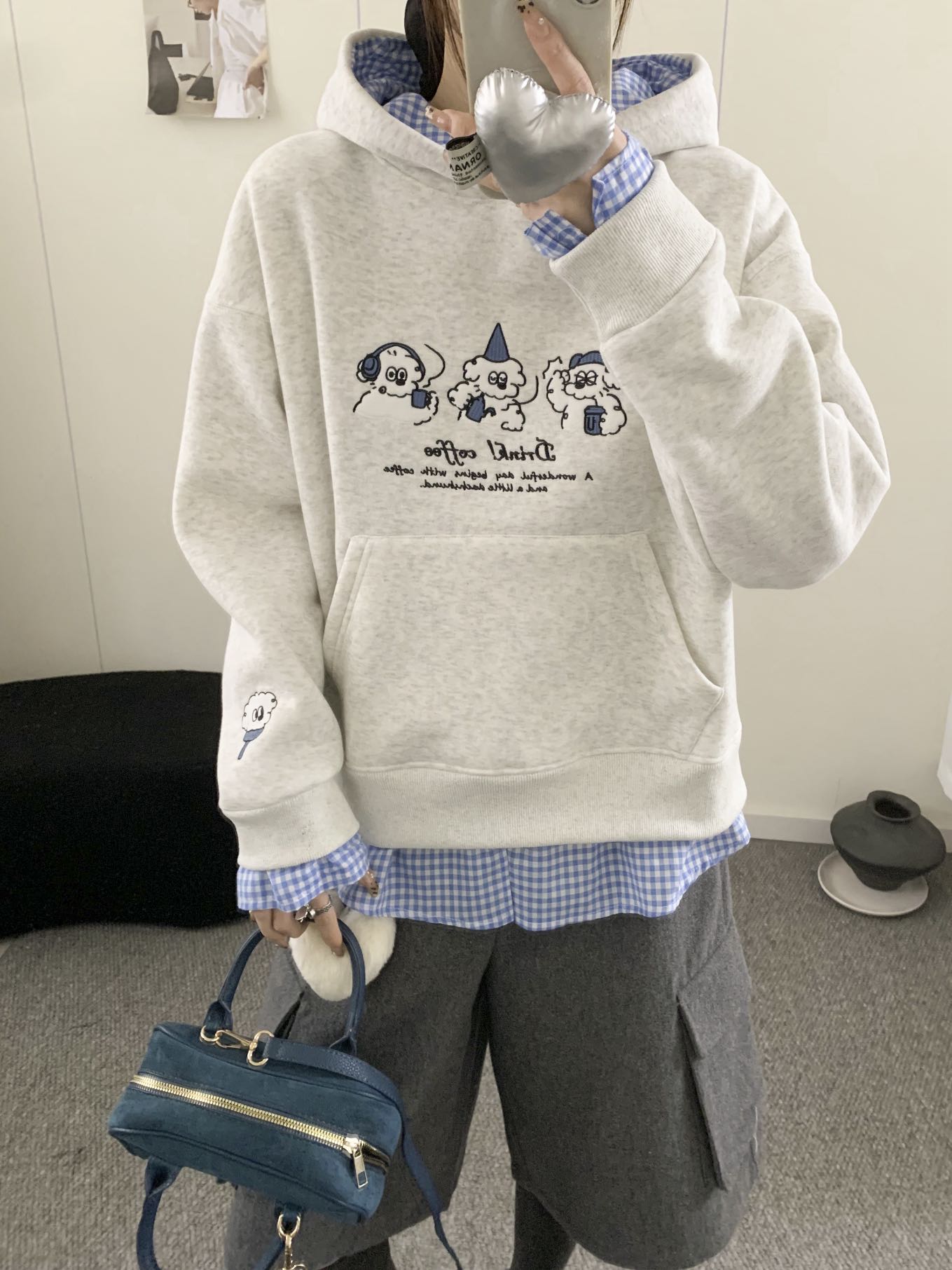 加绒加厚咖啡狗重工刺绣格子假两件拼接连帽套头长袖卫衣女韩版潮