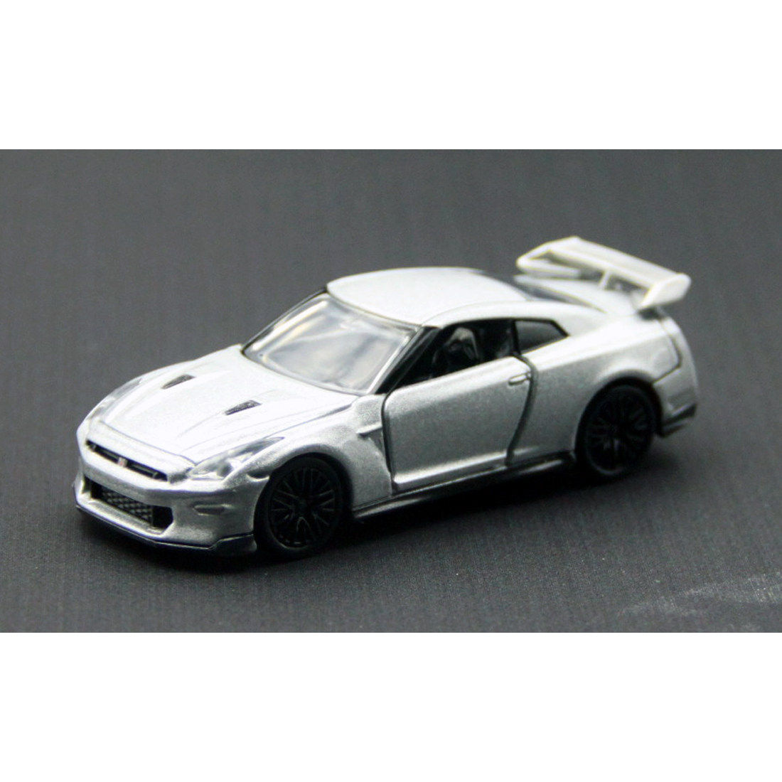 TOMY/多美卡仿真合金小汽车旗舰版黑盒49号尼桑GT-R轿跑车098713
