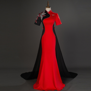 2026新款高端中国风长款拖尾晚礼服鱼尾修身撞色模特队走秀演出服