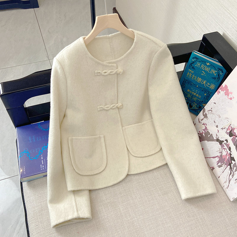 呢子女士气质短款盘扣外套小香风