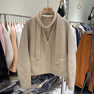 秋冬款欧版双面羊绒大衣短款气质飘带围巾设计款V领羊毛外套女士