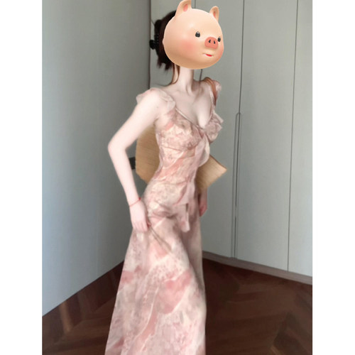 法式荷叶边粉色碎花连衣裙子女夏2026新款独特漂亮度假风吊带长裙