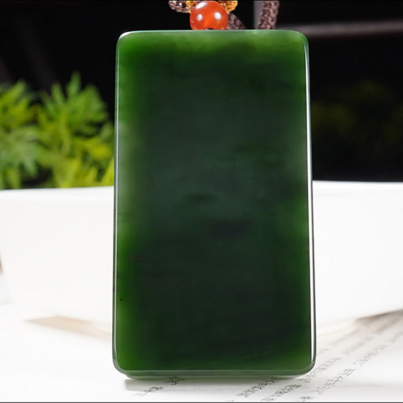 大师冯立辉和田玉俄料阳绿7号矿红皮碧玉平安无事牌挂件100.09克