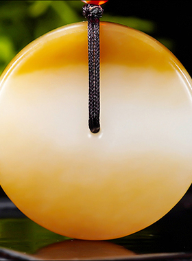 新疆大师郭磊作品 新疆和田玉且末糖羊脂白玉平安扣挂14.84克