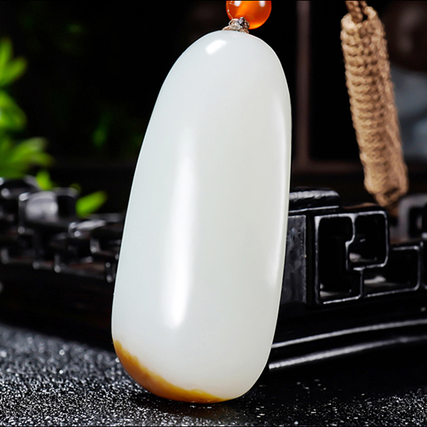 新疆大师冯立辉作品和田玉且末金山料糖羊脂白玉原石30.72克