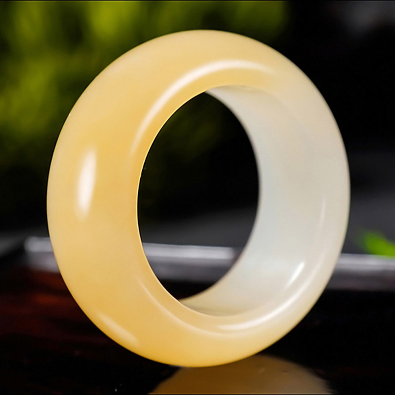 新疆大师冯立辉作品和田玉且末糖羊脂白玉扳指戒指8.82克内径18mm