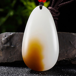 新疆大师郭磊作品和田玉且末料糖羊脂白玉平安无事牌挂件28.32克