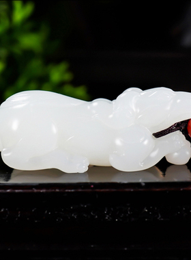新疆大师郭磊作品和田玉高白羊脂白玉旺财20.23克
