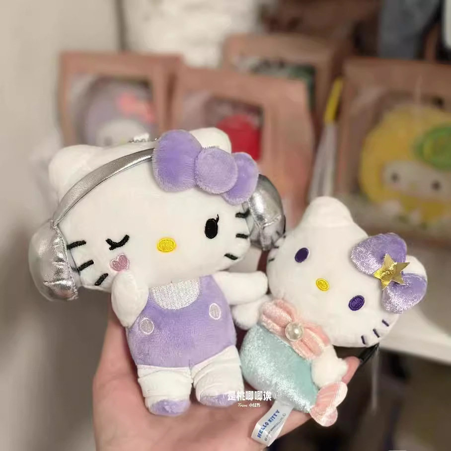 日本紫色耳机hellokitty书包挂件背包公仔钥匙扣可爱女生玩偶小饰