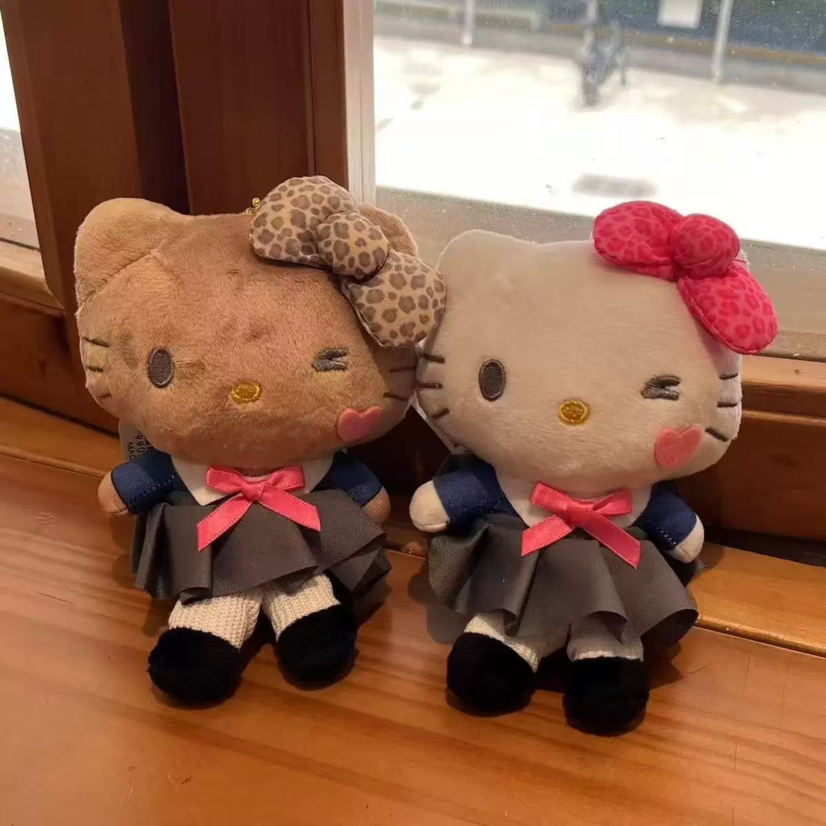 日本新款日系校园豹纹辣妹kitty便装玩偶挂件ins风校服公仔挂饰钥