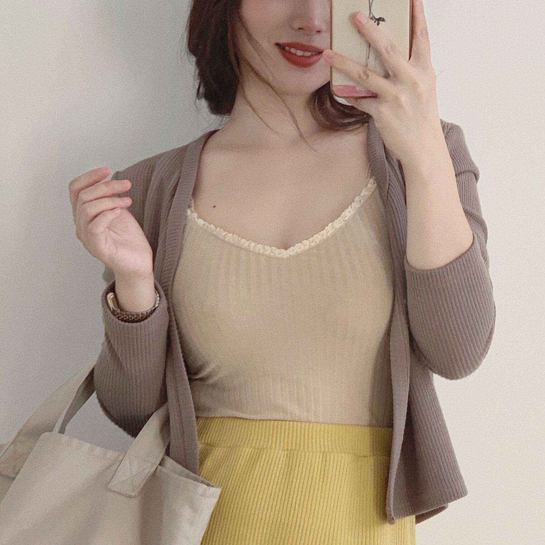 鱼没放纯欲复古港风2024新款显瘦百搭性感花边细吊带背心女上衣