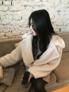 鱼没放 羊羔毛翻领短外套 加绒内里保暖毛毛外套