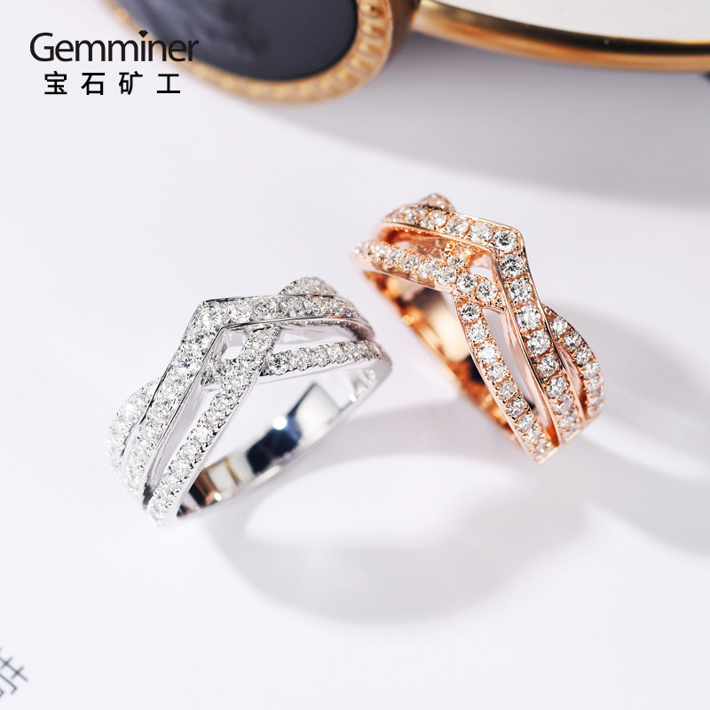 宝石矿工 18k白金时尚钻石戒指 简约设计钻戒v形碎钻女戒新款钻戒